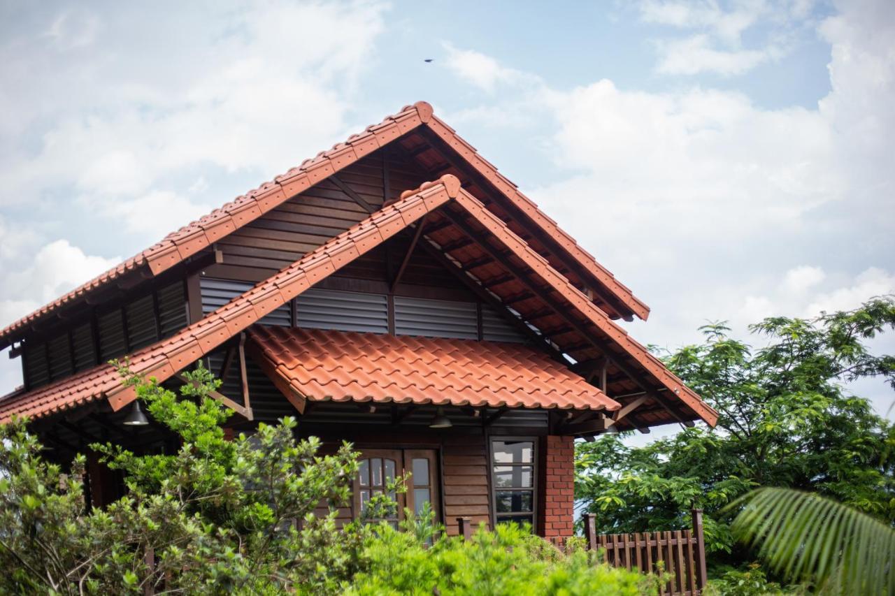 Red House The Garden Stay In Bukit Tinggi By Play Bentong Dış mekan fotoğraf