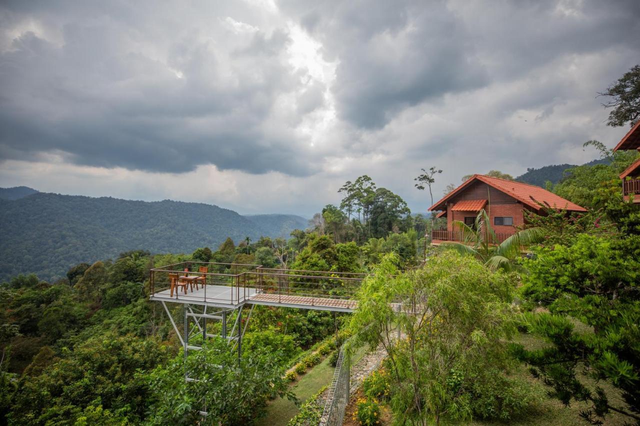 Red House The Garden Stay In Bukit Tinggi By Play Bentong Dış mekan fotoğraf