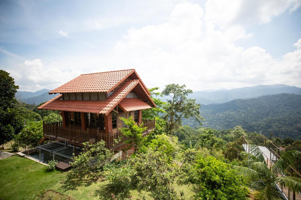 Red House The Garden Stay In Bukit Tinggi By Play Bentong Dış mekan fotoğraf