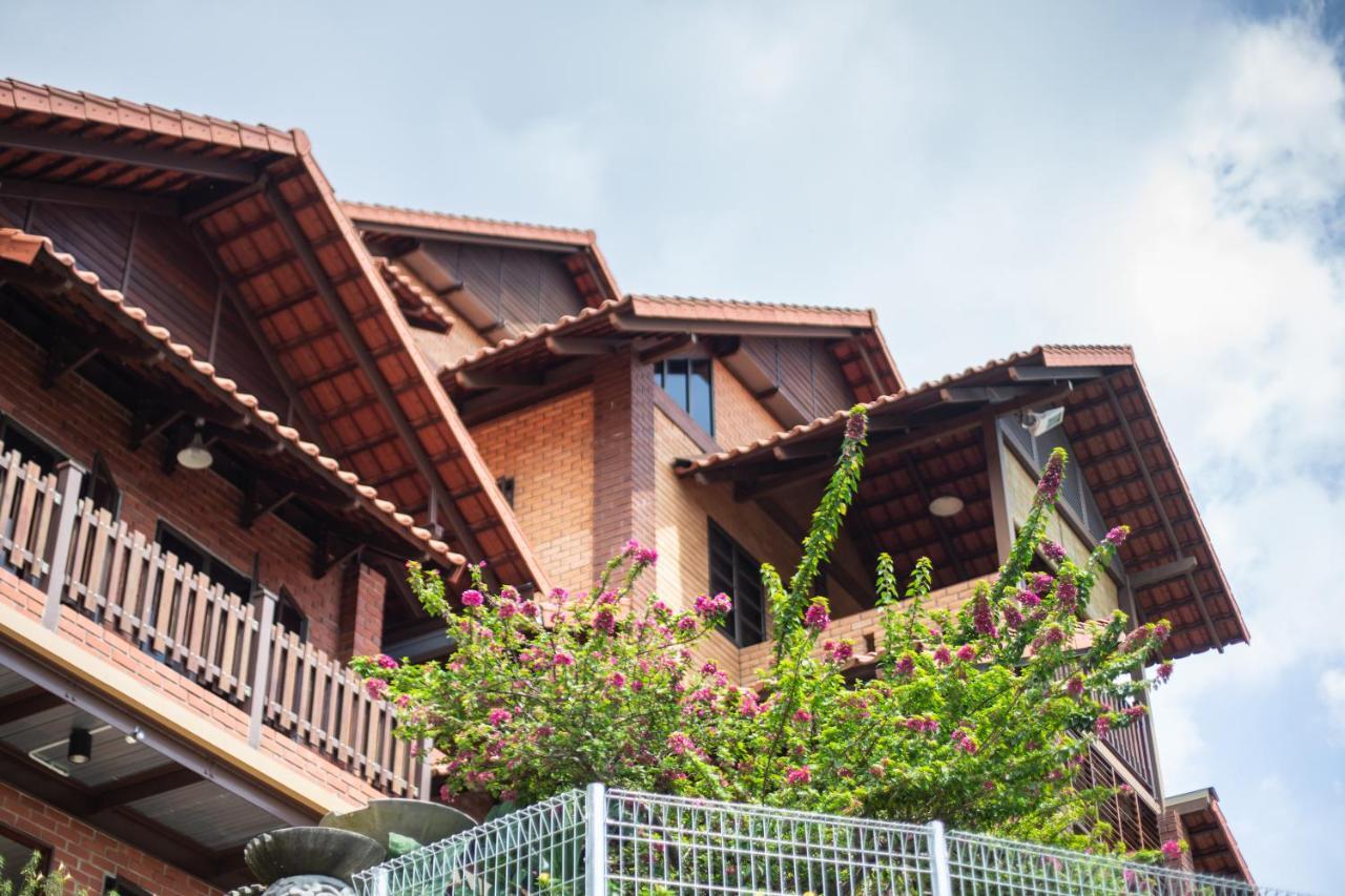 Red House The Garden Stay In Bukit Tinggi By Play Bentong Dış mekan fotoğraf